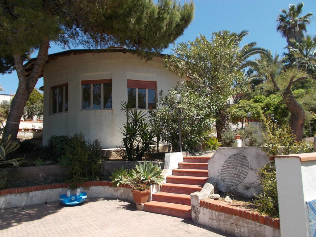 Holiday House Torre Di Manfria Villa Gela Exterior photo